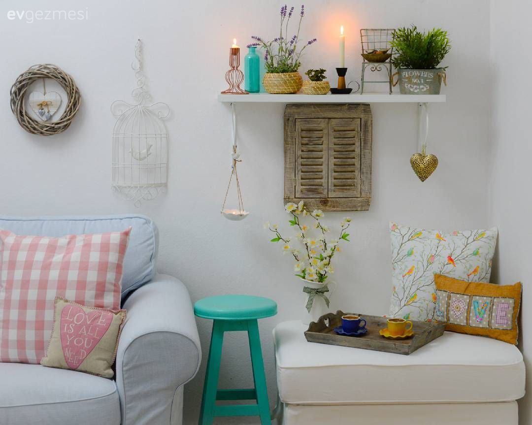 Aksesuarlarla kişileştirilen bu evin kendine has, neşeli bir yanı var