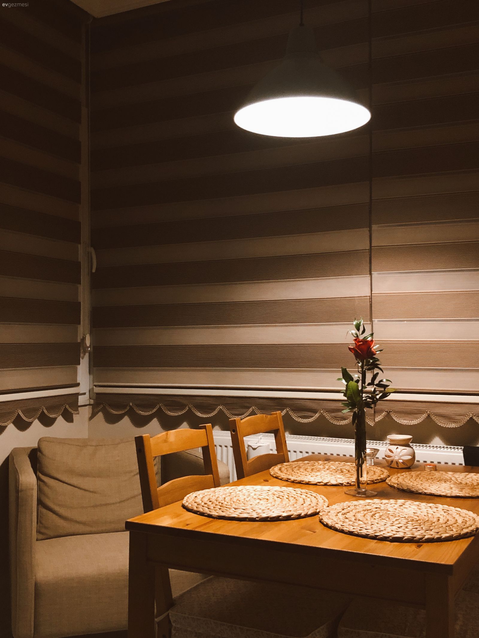 Her Tarafı Işık Alan Bu Ev Güzel Fotoğraflar İçin Uygun Bir Arka Fon