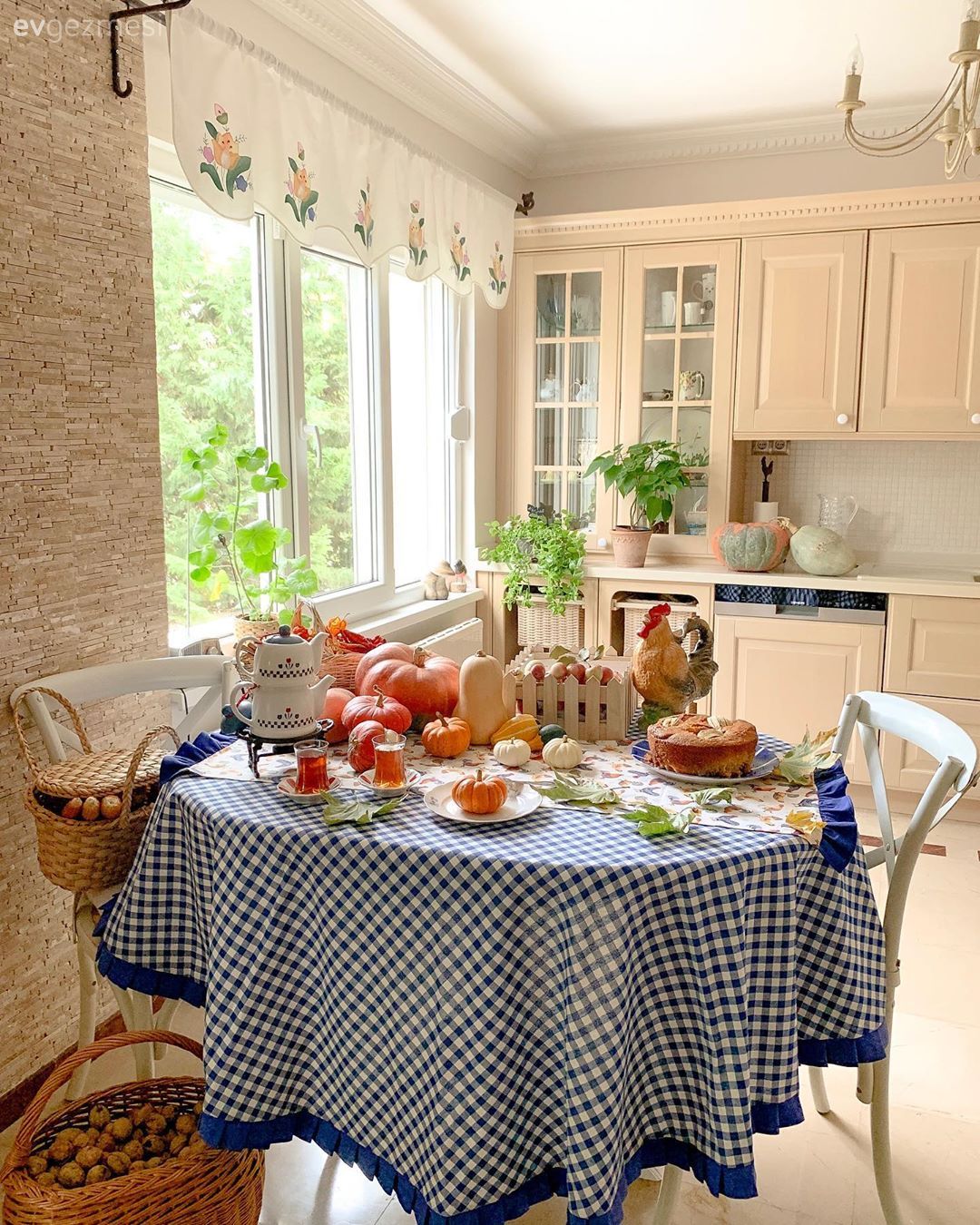 Bu Naif Evin İçinde Bütün Desenler Neşeyle Buluşmuş!