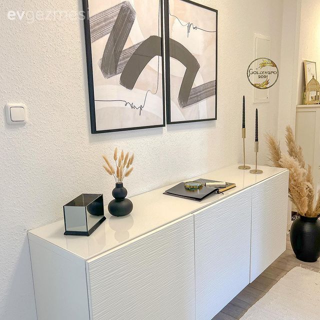 Bu Modern Evde Altın Dokunuşlarının Yeri Ayrı