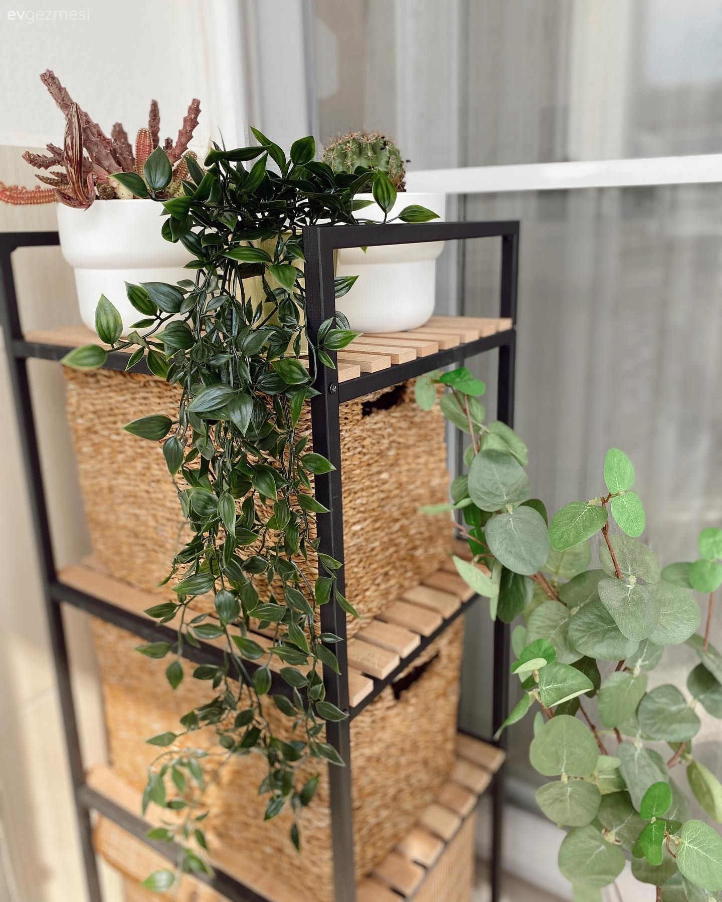 Ev Gezmesi: Antalya Güneşini Ferah Şekilde Selamlayan Bir Balkon!