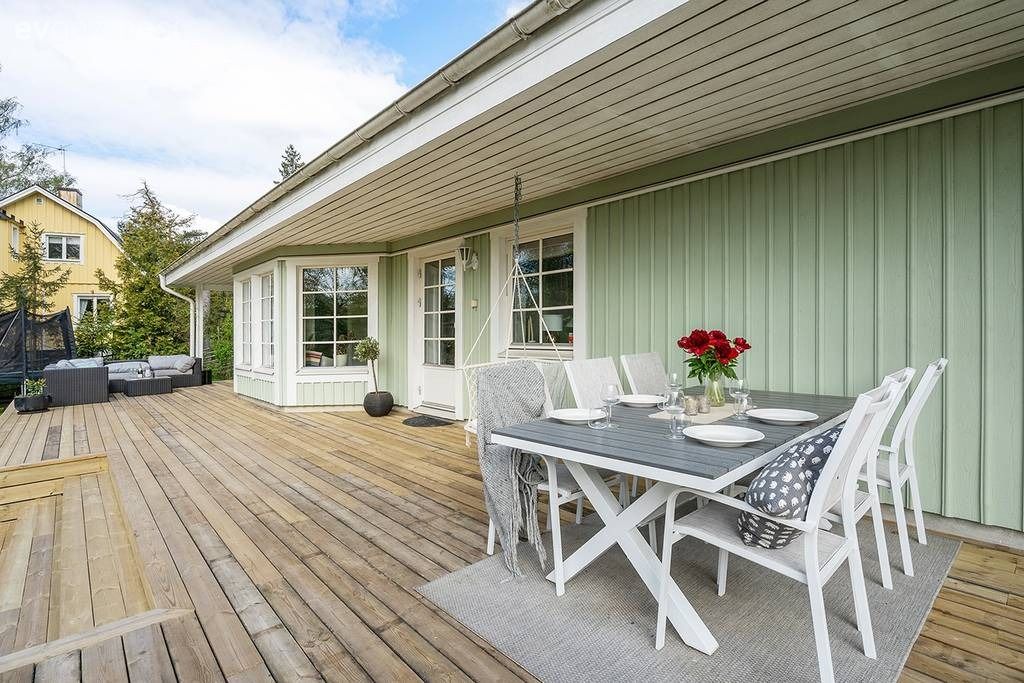 Panoramik Görüntü Sunan Pencerelere Sahip 140 M2'lik  Ev