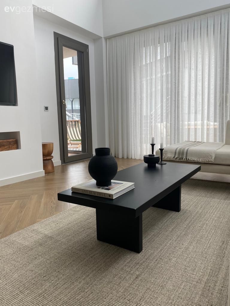 Beyaz, Siyah, Orta sehpa, Sehpa, Jüt halı, Halı, Tv ünitesi, Tv ünitesi aksesuarları, Ev Aksesuar, Dekoratif Objeler, Tül perde, Perde