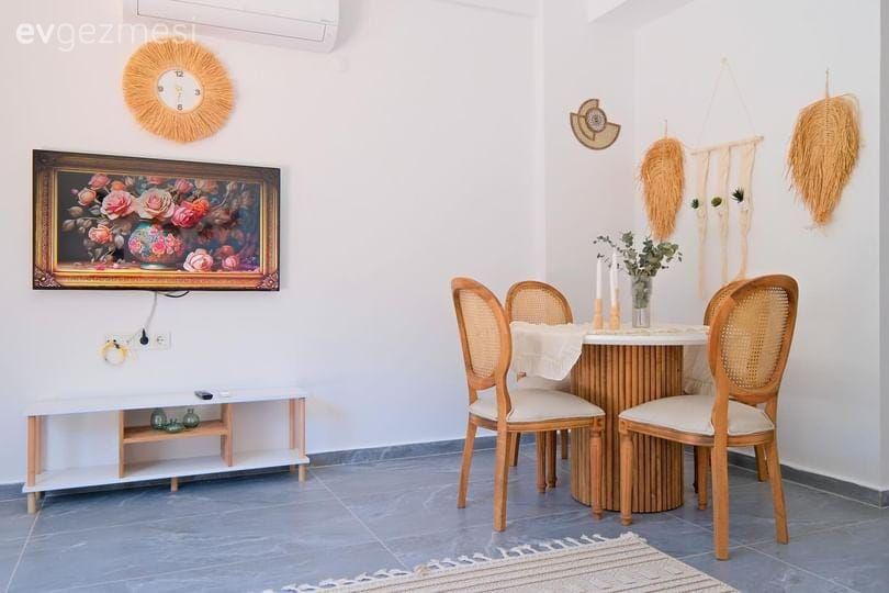 Fethiye'deki Bu Evin Bir Yanı Çam Ormanı Diğer Yanı Deniz!