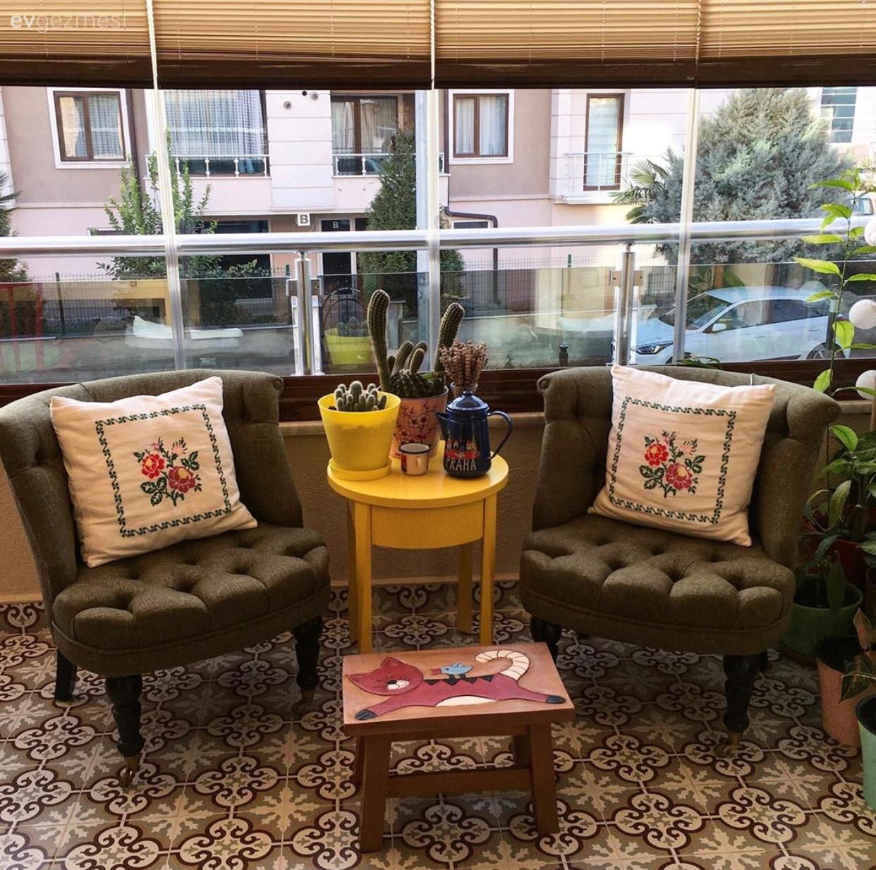 Balkon, Yeşil, Beyaz, Sarı, Kırmızı, Yan sehpa, Sehpa, Berjer, Kırlent, Ev tekstili, Balkon zemini