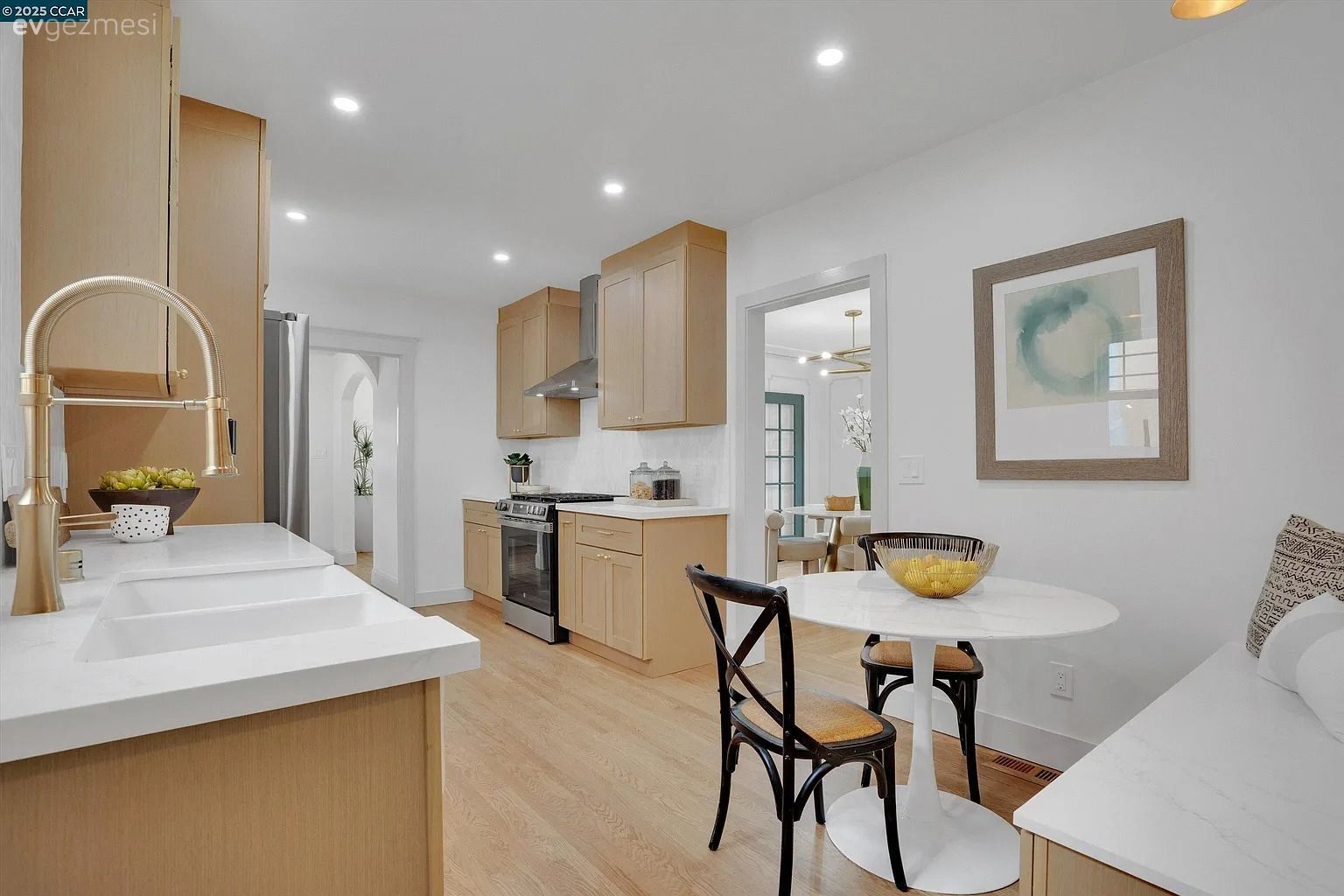 Tek Katlı Gibi Görünen 102 M2'lik Bu Ev Aslında Üç Kat