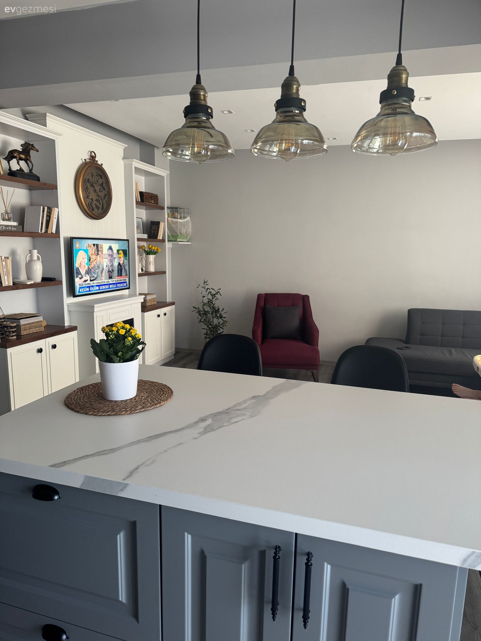 Açık Mutfaklı Bu Uşak Evi Samimi Sohbetlere de Açık