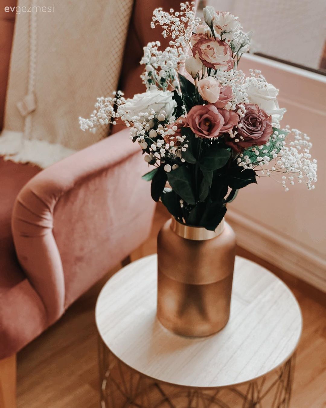 Berjer, Pudra pembe, Vazo, Ev Aksesuar, Çiçekler, Yuvarlak sehpa, Sehpa