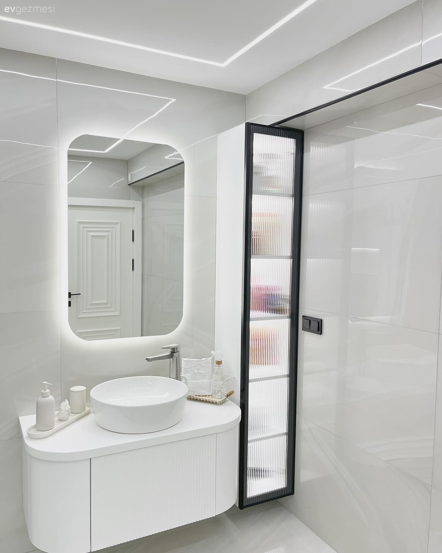 Bu Samsun Evinin Her Odasında Mutlaka Beyaz Yer Almış