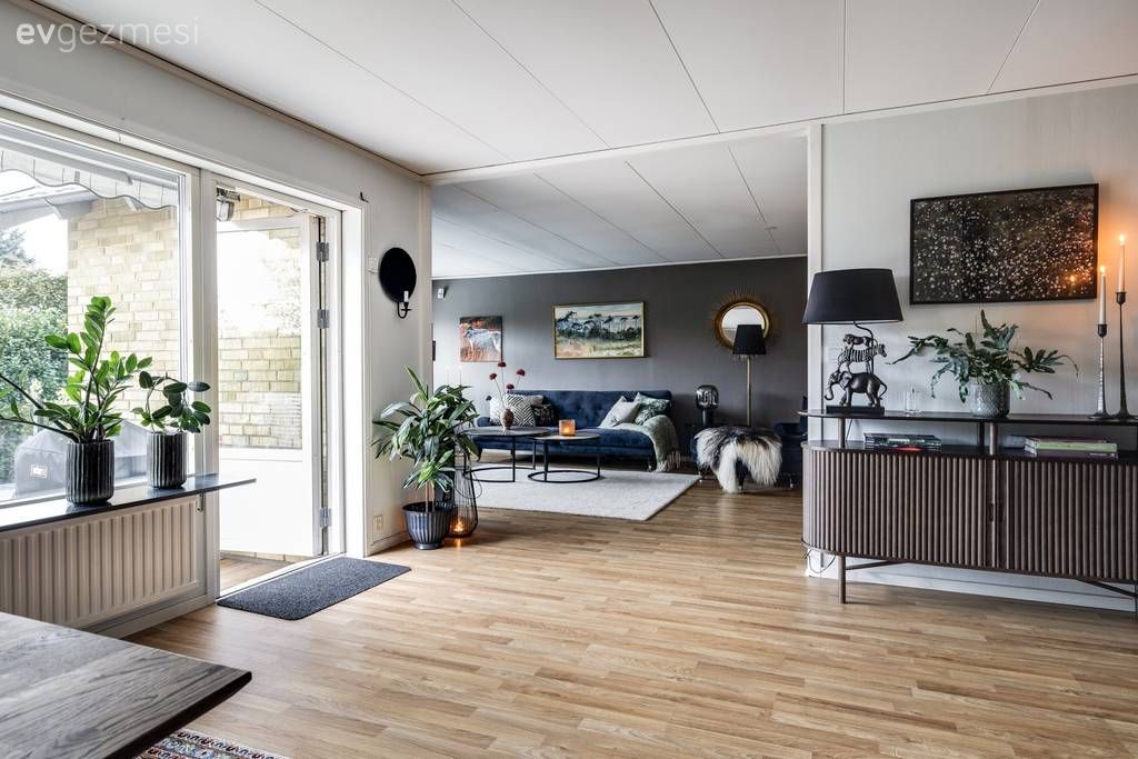 Sürgü Tavanlı Havuzu Olan 101 M2'lik Modern Müstakil Ev