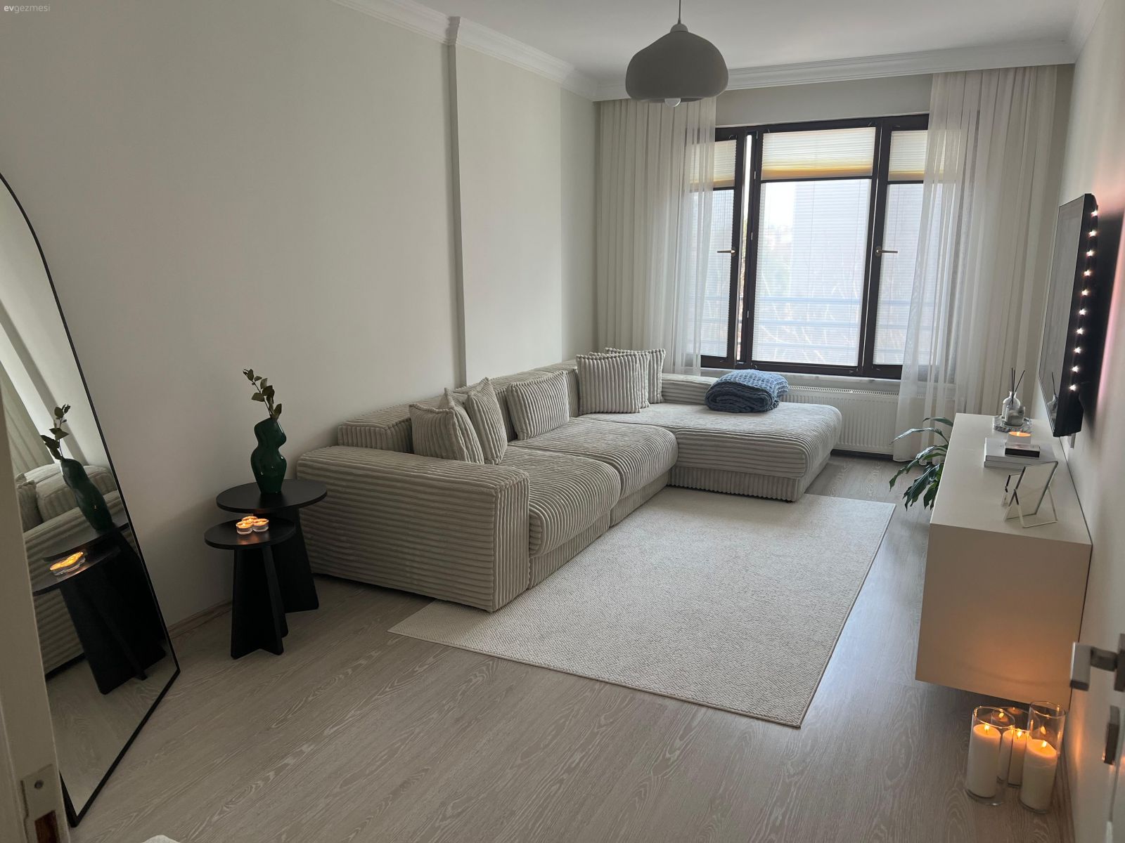 Bu Yalova Evi Dar Alanları Verimli Değerlendirmeye Öncelik Vermiş