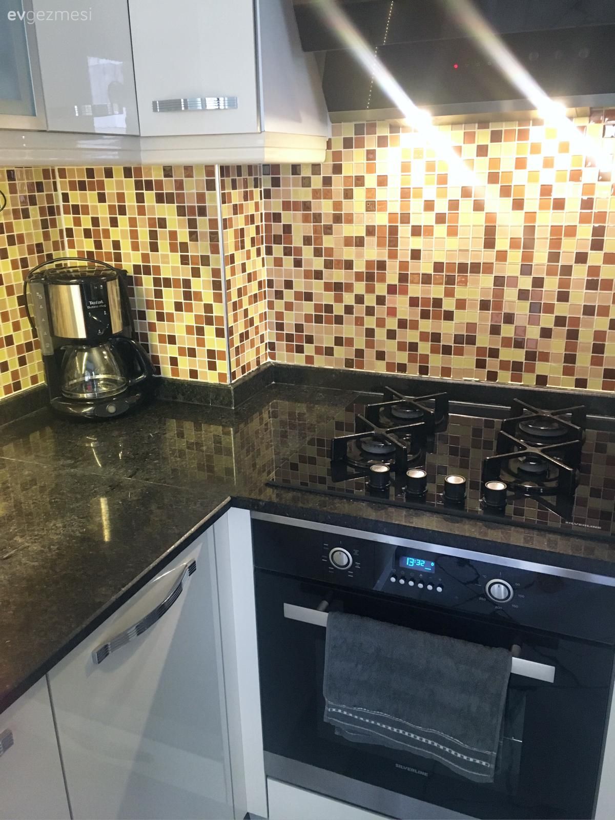 Siyah tezgah, Mutfak tezgahı, Mutfak tezgah arası, Tezgah arası seramik, Beyaz, Siyah