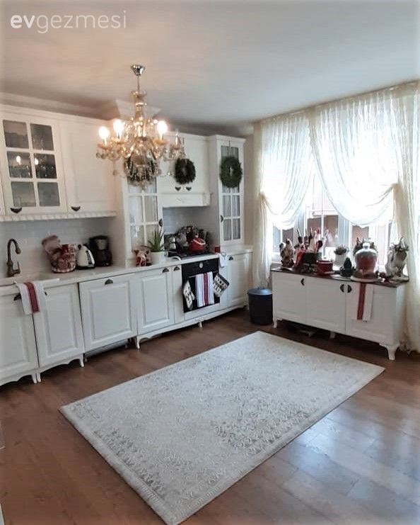 Bu İstanbul Evindeki Her Parça Geçmişten Bir Anı