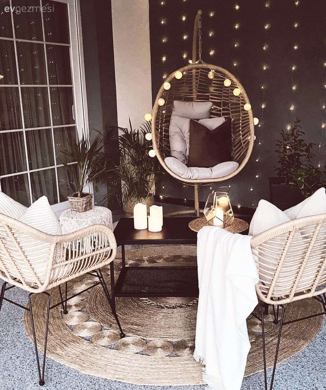 Bu Sıcak Evde Hasırın Her  Şekline Yer Var!