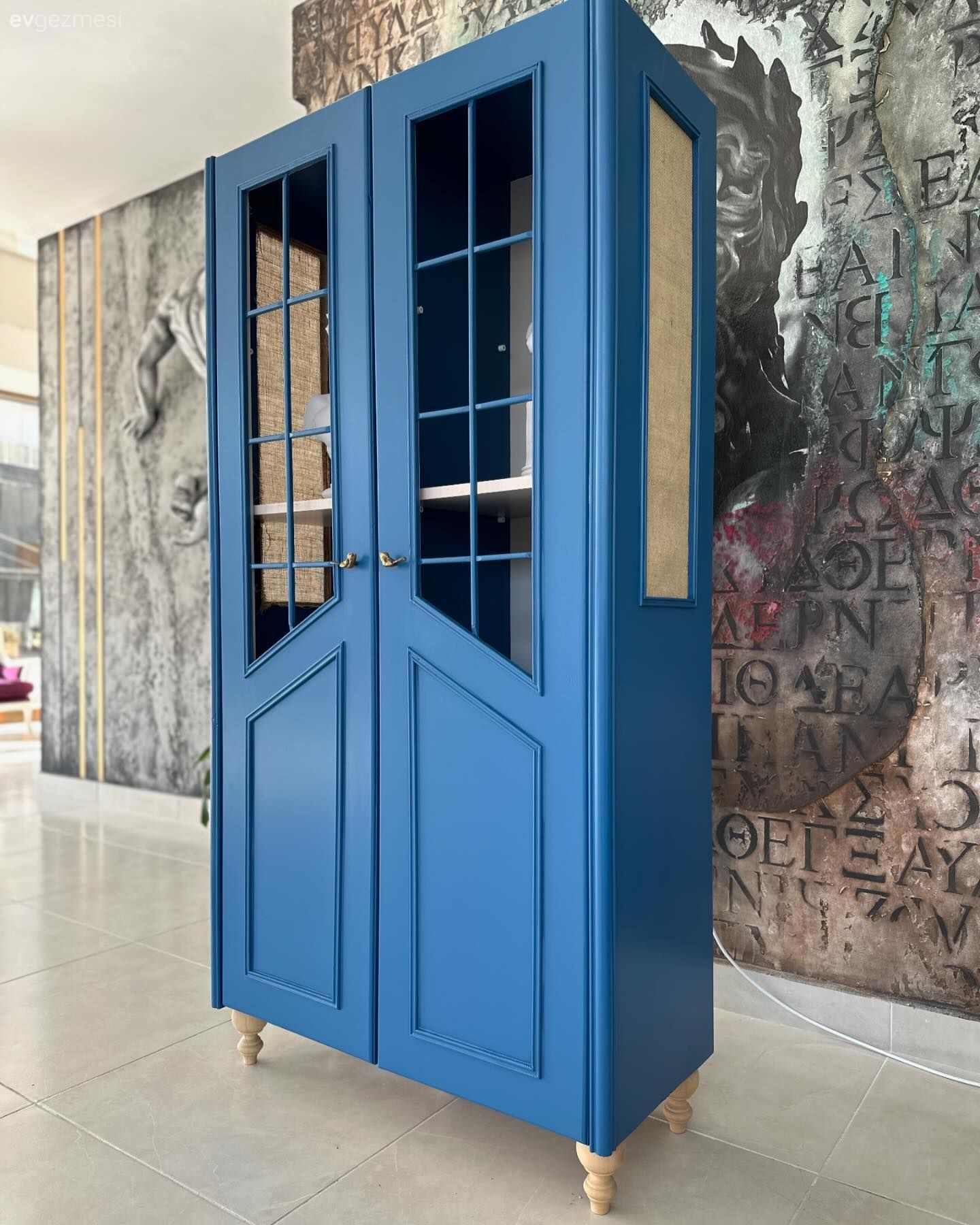 Öncesi&Sonrası: Sıradan Kahverenginden Enerjik Tonlara Geçen Dolaplar!