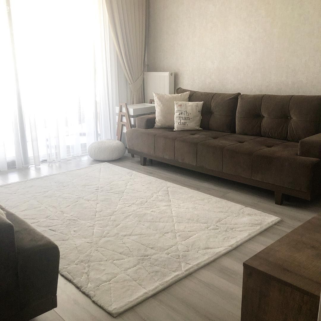 Oturma Odası, Beyaz, Kahverengi, Koltuk takımı, Halı, Kırlent, Ev tekstili, Fon perde, Perde, Tül perde, Zigon sehpa, Sehpa, Tv ünitesi