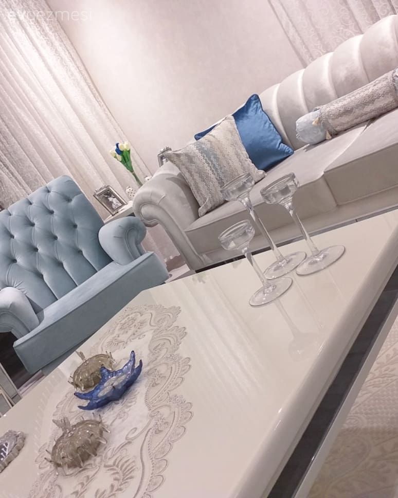 Salon, Klasik, Mavi, Beyaz, Krem, Bej, Gümüş, Koltuk takımı, Kapitoneli koltuk, Berjer, Sehpa, Orta sehpa, Sehpa üstü aksesuarı, Ev Aksesuar