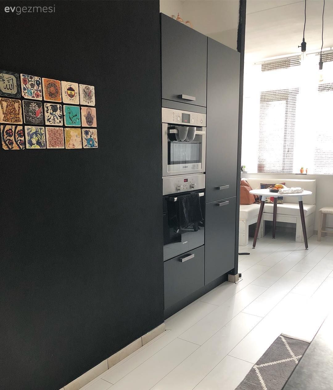 Mutfak, Siyah, Beyaz, Ankastre, Mutfak duvar dekorasyonu, Mutfak halısı, Mutfak köşesi, Sedir, Mutfak masası