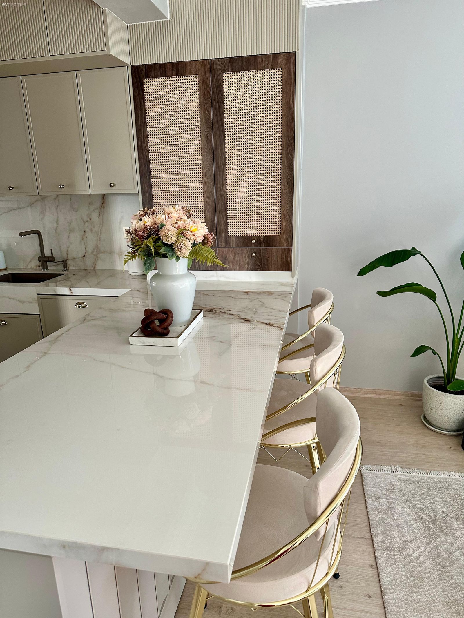 Mutfak, İskandinav, Bej, Ankastre, Beyaz, Halı, Mutfak halısı, Mutfak Avize Modelleri, Parke, Eviye , Hazeran, Sandalye