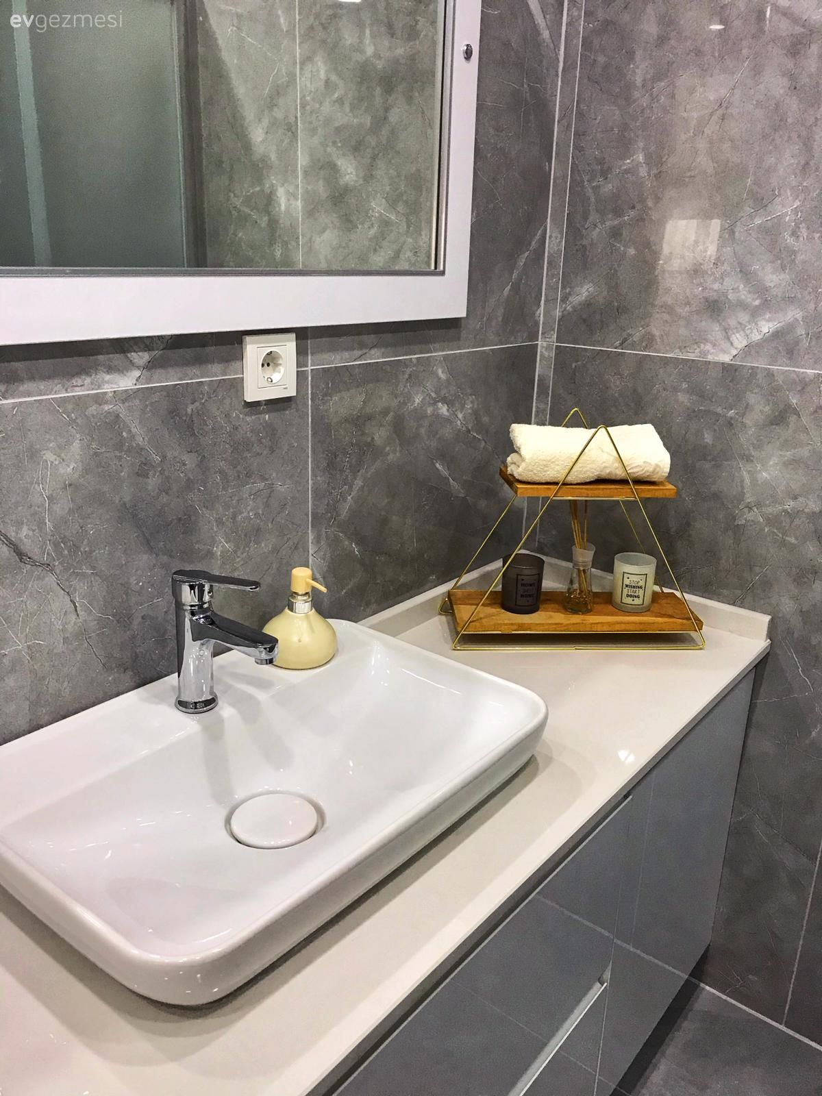 Öncesi&Sonrası: Yeni Halinden Çok Memnun Modern Bir Banyo