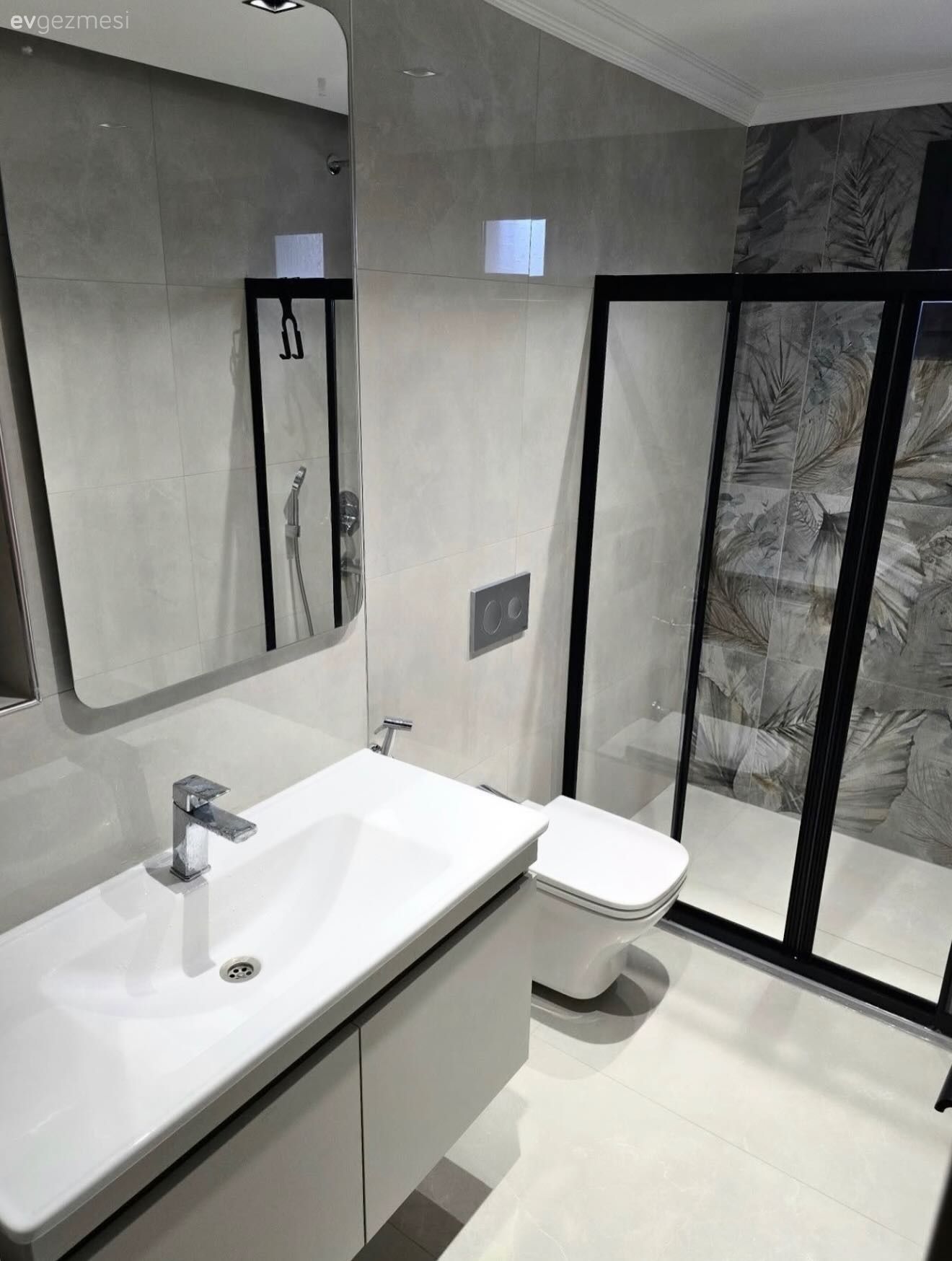 Banyo, Modern banyo, Bej, Siyah, Banyo dolabı, Banyo aksesuarları, Duşakabin, Desenler, Banyo aynası