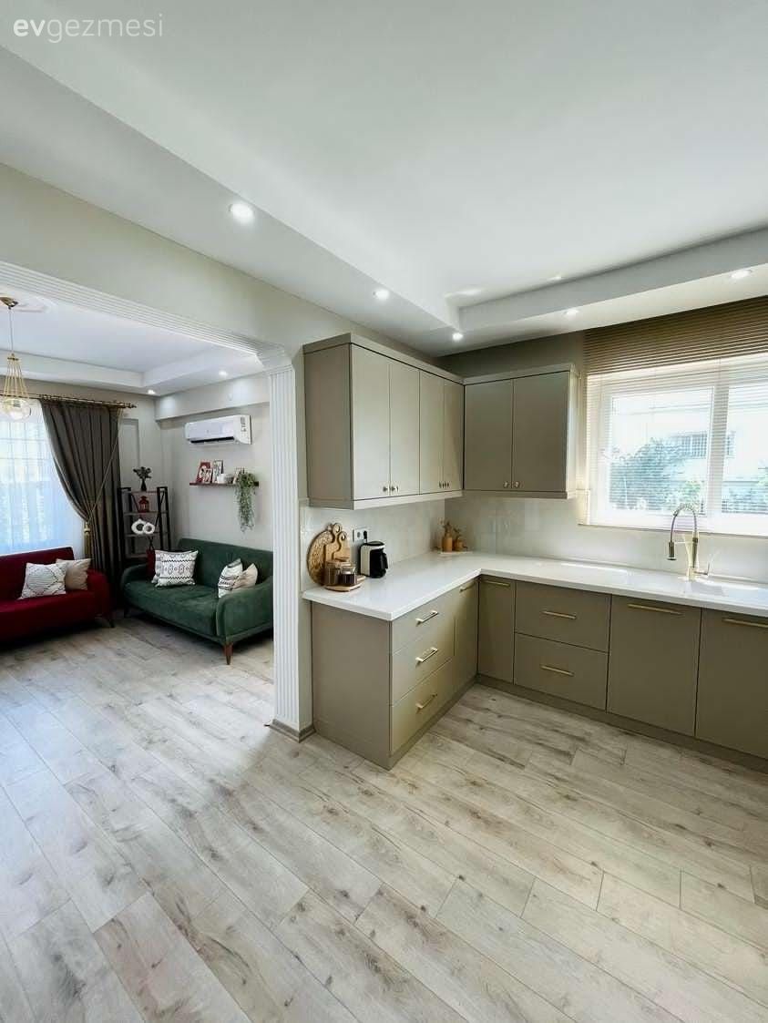 Bu Evde Balkon Yeni Mutfağa, Eski Mutfak da Çocuk Odasına Dönüşmüş!