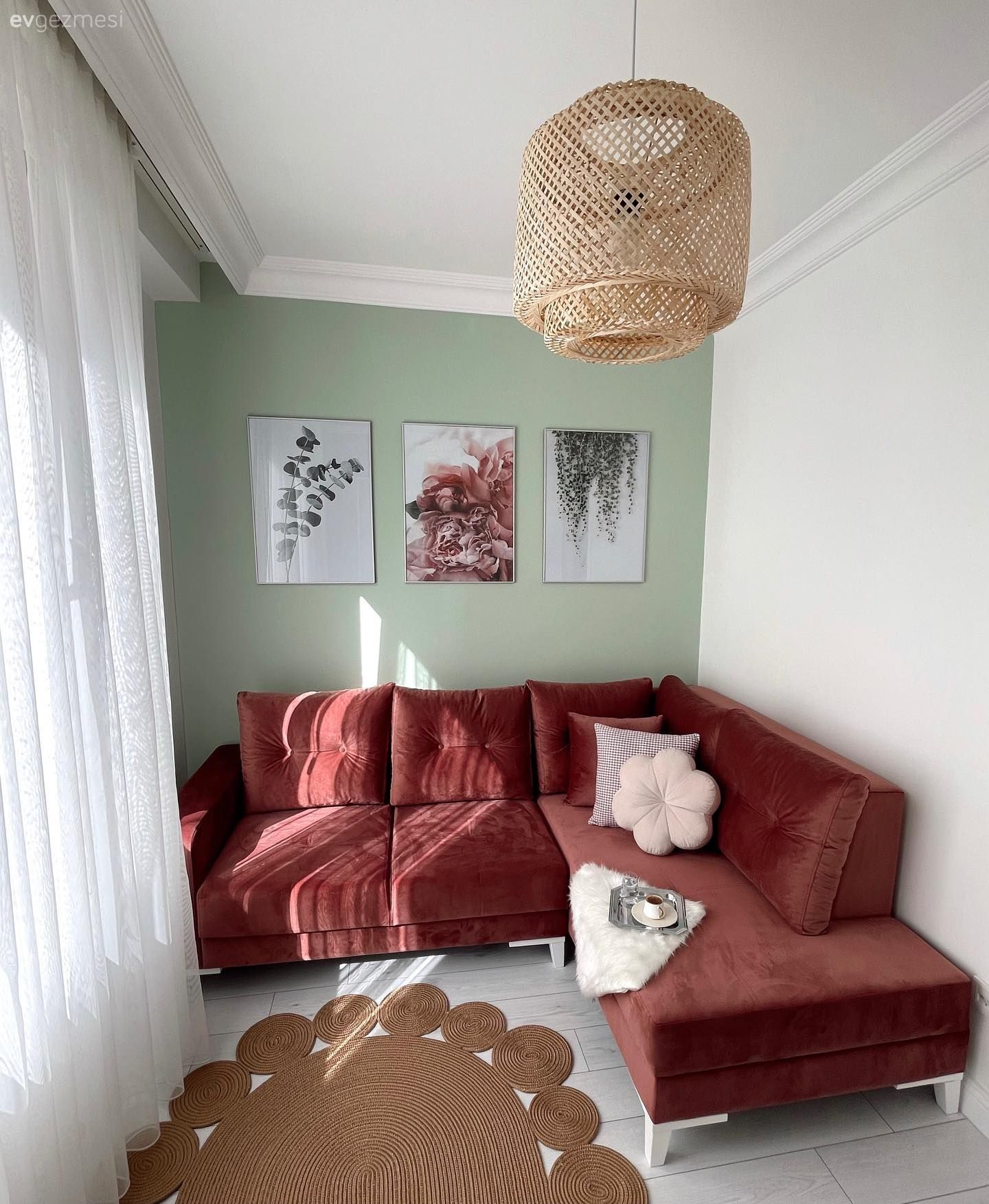 Bu Modern Ev Uzun Tadilatlardan Geçerek Yeni Haline Ulaşmış!