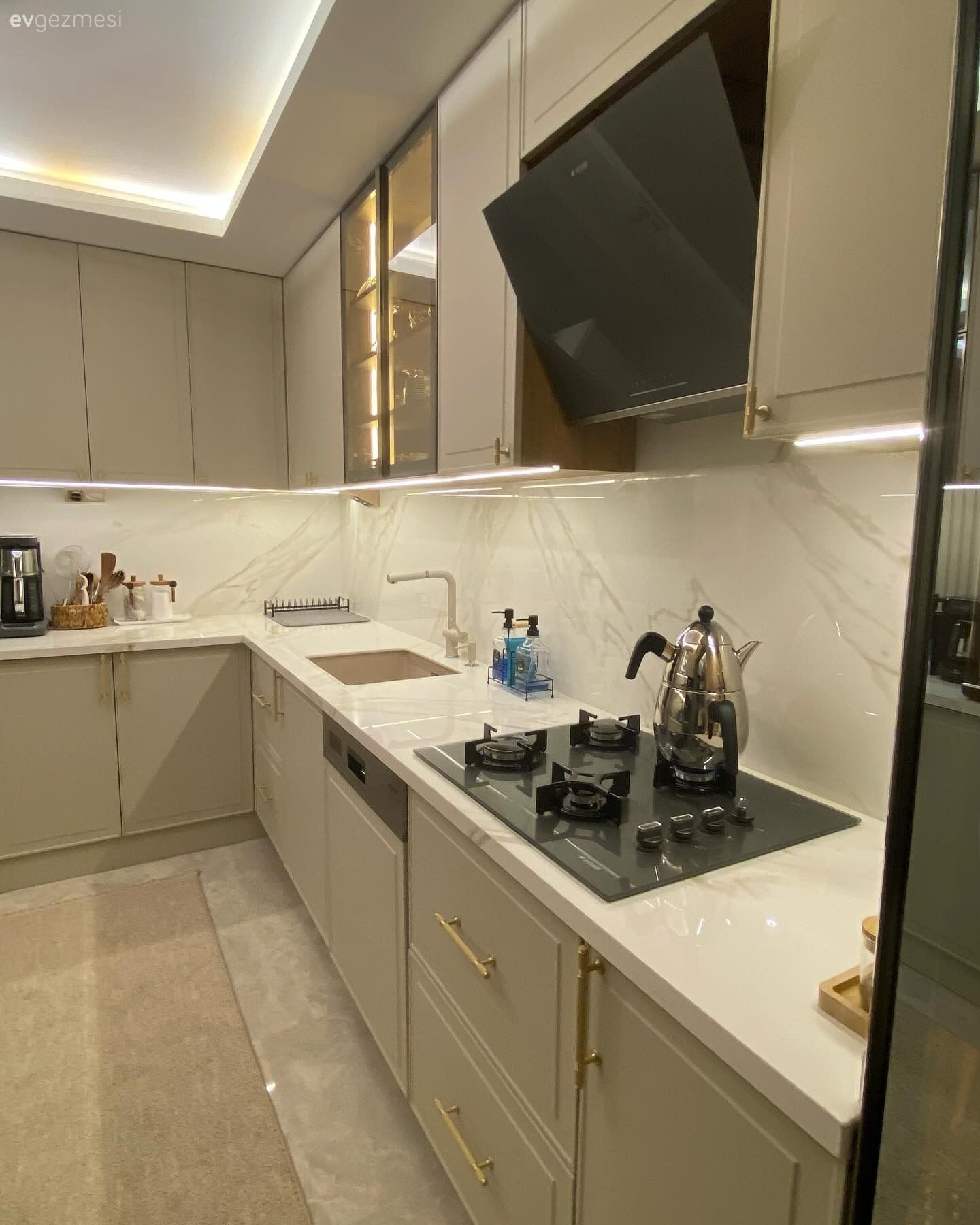 Açık Mutfaklarda Kokuyu ve Gürültüyü Azaltan Akılcı Çözümler