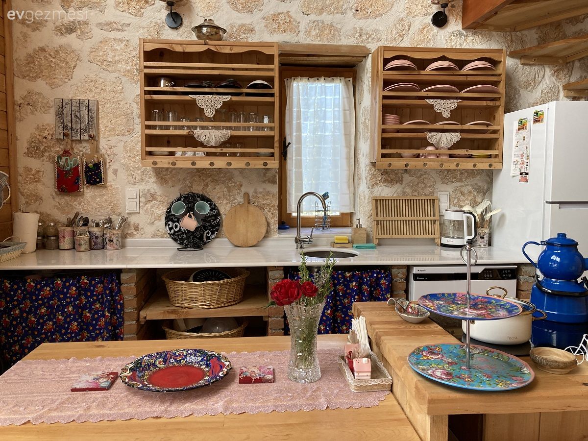 Kaş'taki Bu Tatil Evi Geçmiş ve Bugün Arasındaki Eğlenceli Köprü!