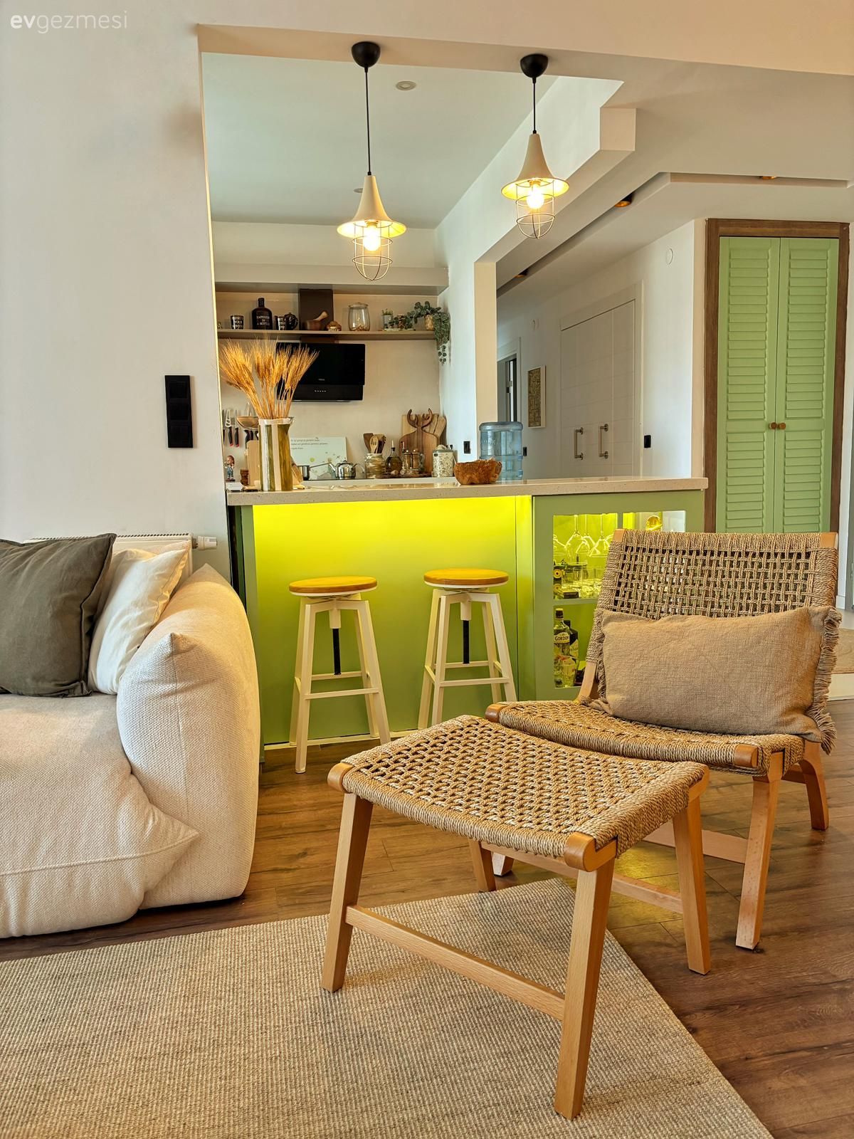 Açık Mutfak İstenen Bu İzmir Evinde Aradaki Duvar Kırdırılmış