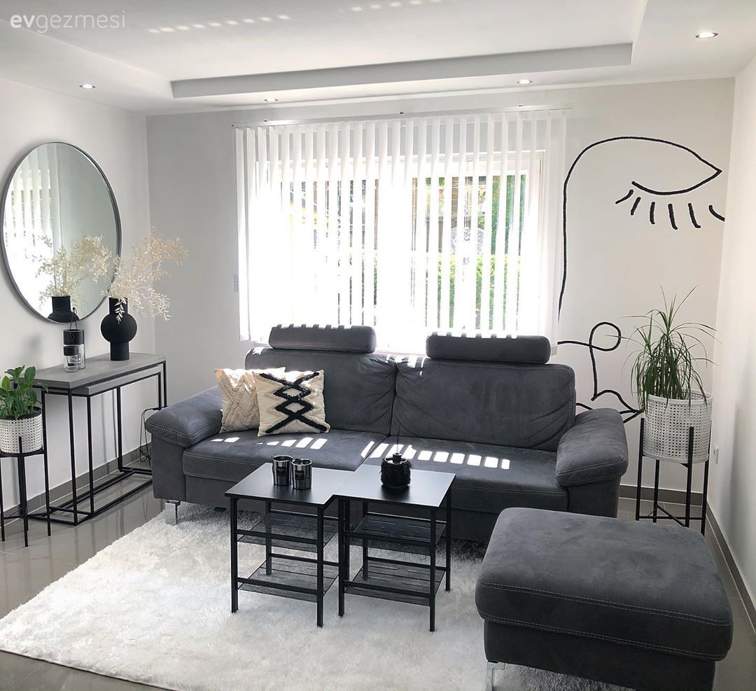 Salon, Modern, Gri, Beyaz, Siyah, Koltuk takımı, Berjer, Orta sehpa, Sehpa, Halı, Salon halısı, Ev Aksesuar, Sehpa üstü aksesuarı, Ayna, Dekoratif Objeler, Tül perde, Perde, Lambader, Aydınlatma, Puf, Konsol, Yuvarlak ayna, Dekoratif ayna