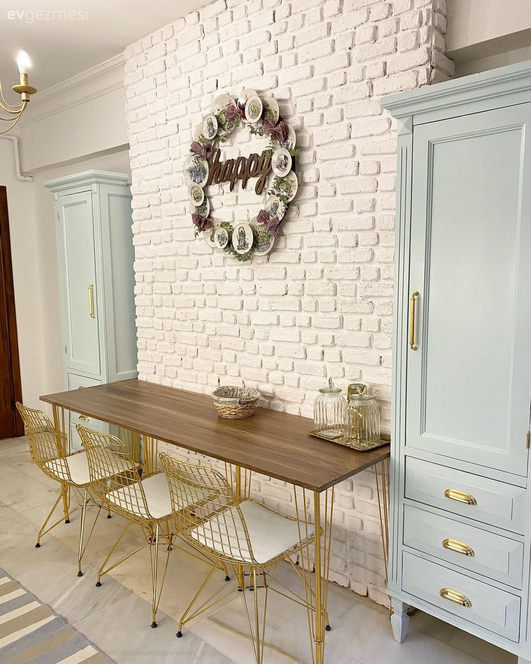 Bu Mutfak Sanki Boyanmamış Da Estetik Operasyon Geçirmiş