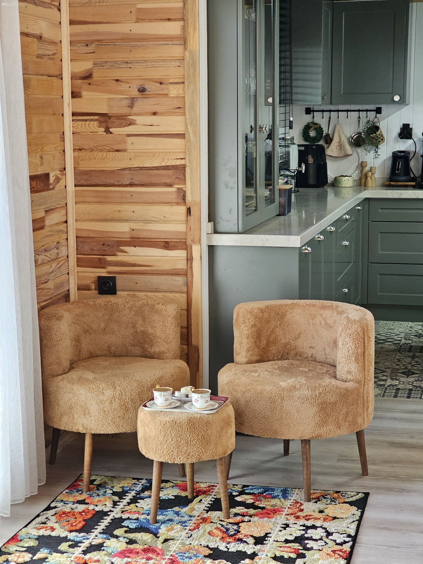 Dağ Köyünde Ahşabın Sıcak Sesi: Aydın'da İki Katlı Bir Köy Evi!