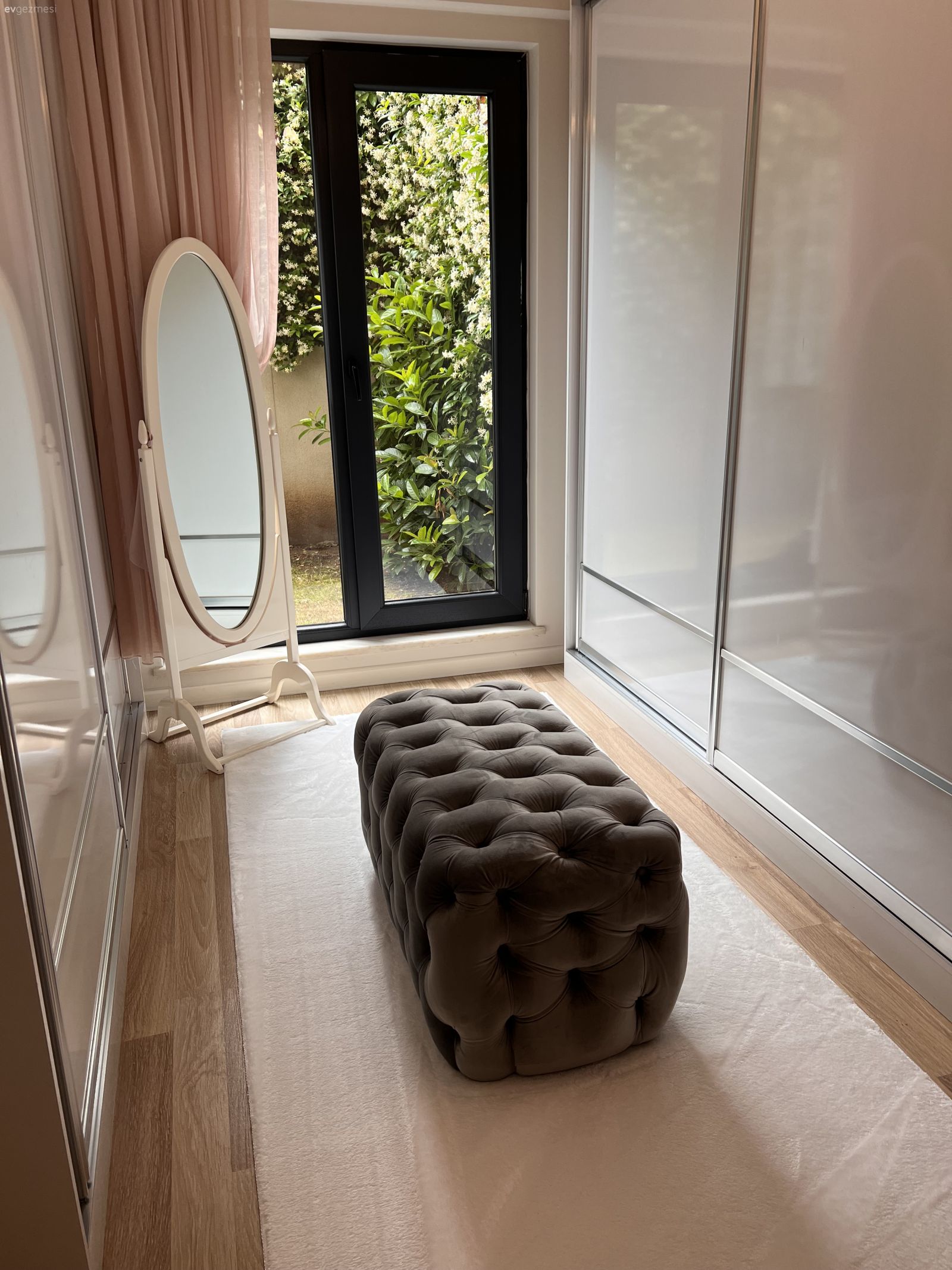 Bu Sofistike Evde Klasik Stil Referans Alınmış!