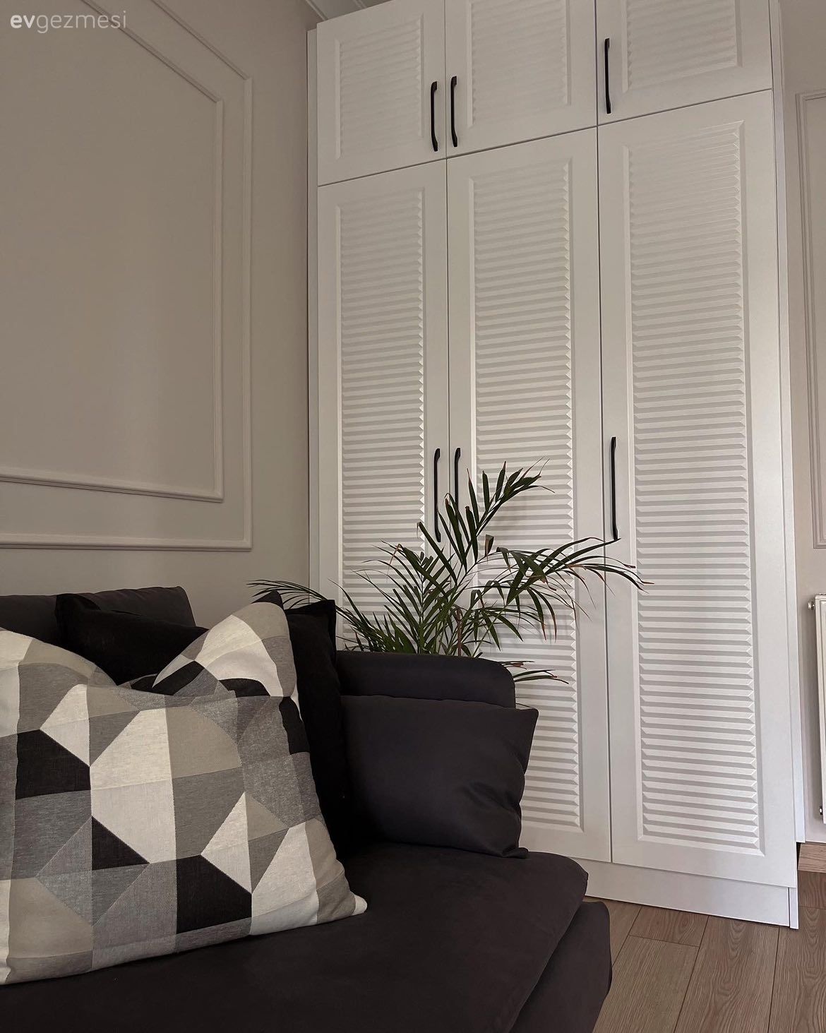 Bu İstanbul Evinde Uyumlu Renk Paleti Doğal Işıkla Aydınlatılmış!