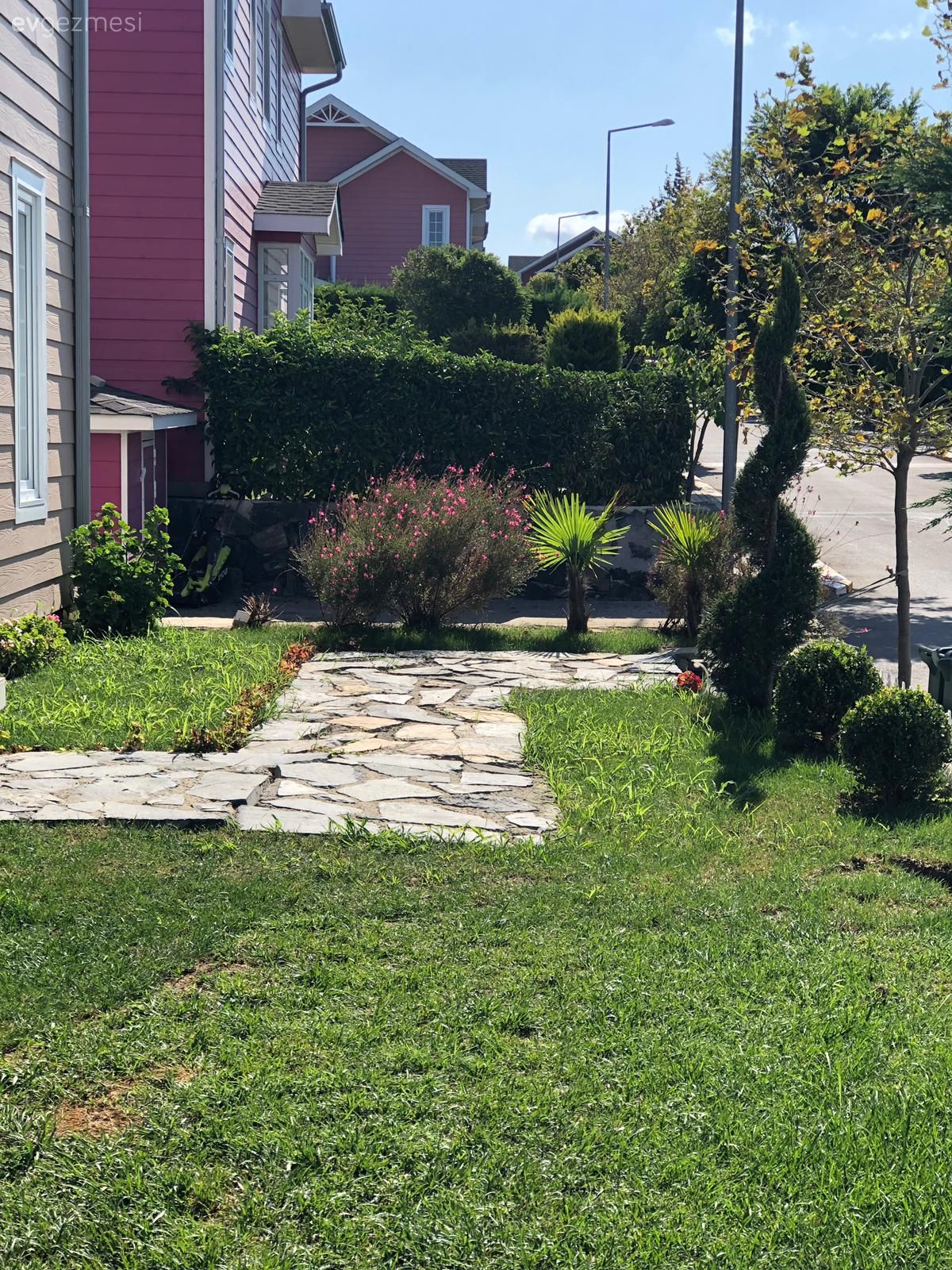 Dubleks evler, Dış cephe, Bahçe