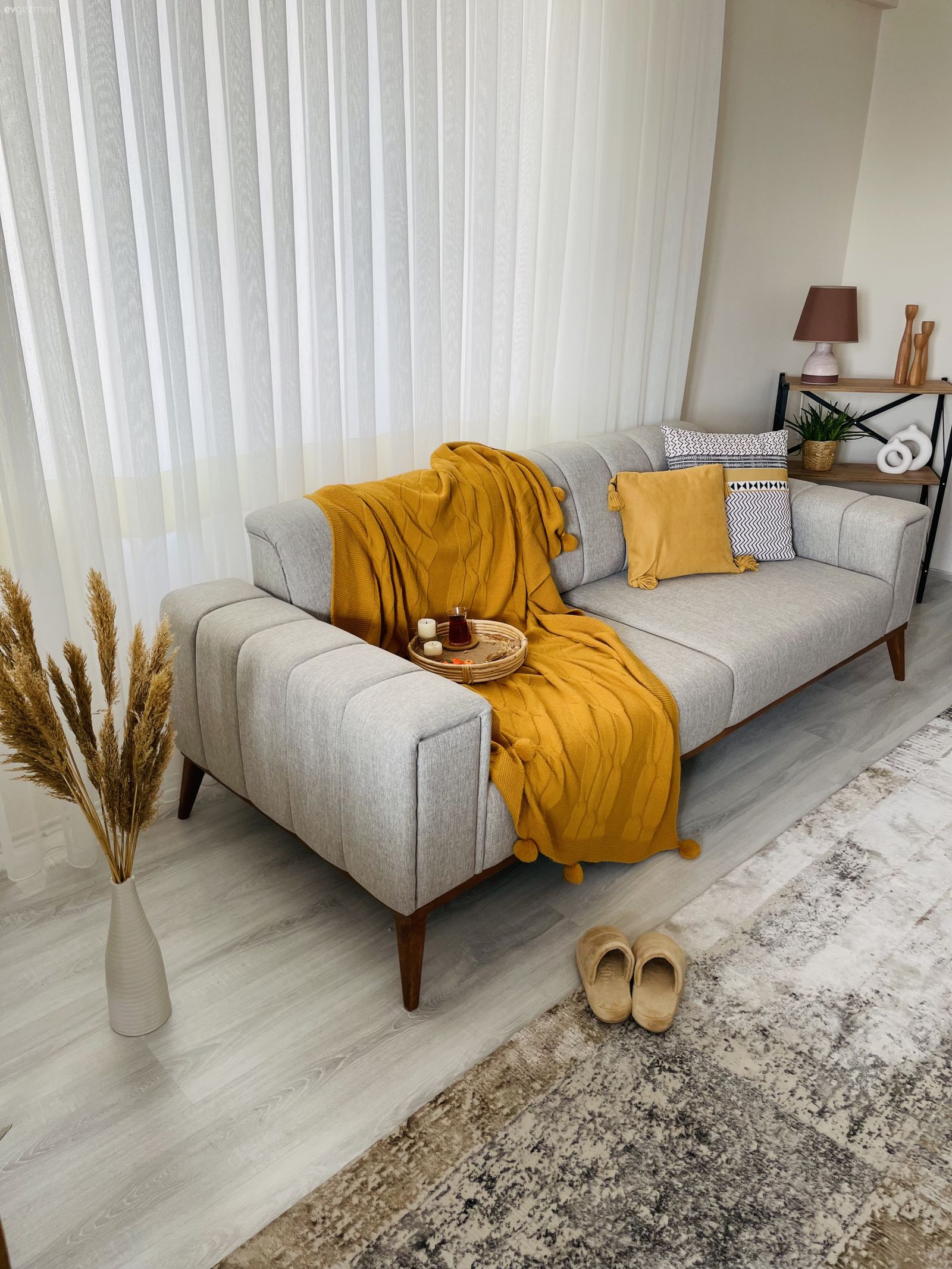 Bu Konya Evinde Balkondan Salona Her Yer Pek Neşeli!