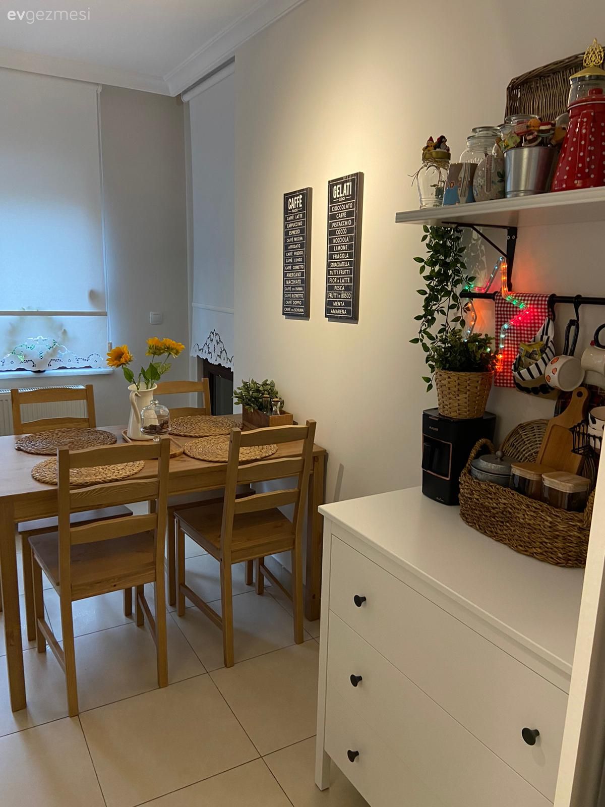 Mutfak, Beyaz, Siyah, Mutfak halısı, Mutfak tezgahı, Mutfak tezgah arası, Tezgah arası seramik, Ankastre, Davlumbaz, Mutfak perdesi, Mutfak rafı, Mutfak masası, Sandalye, Mutfak duvar dekorasyonu