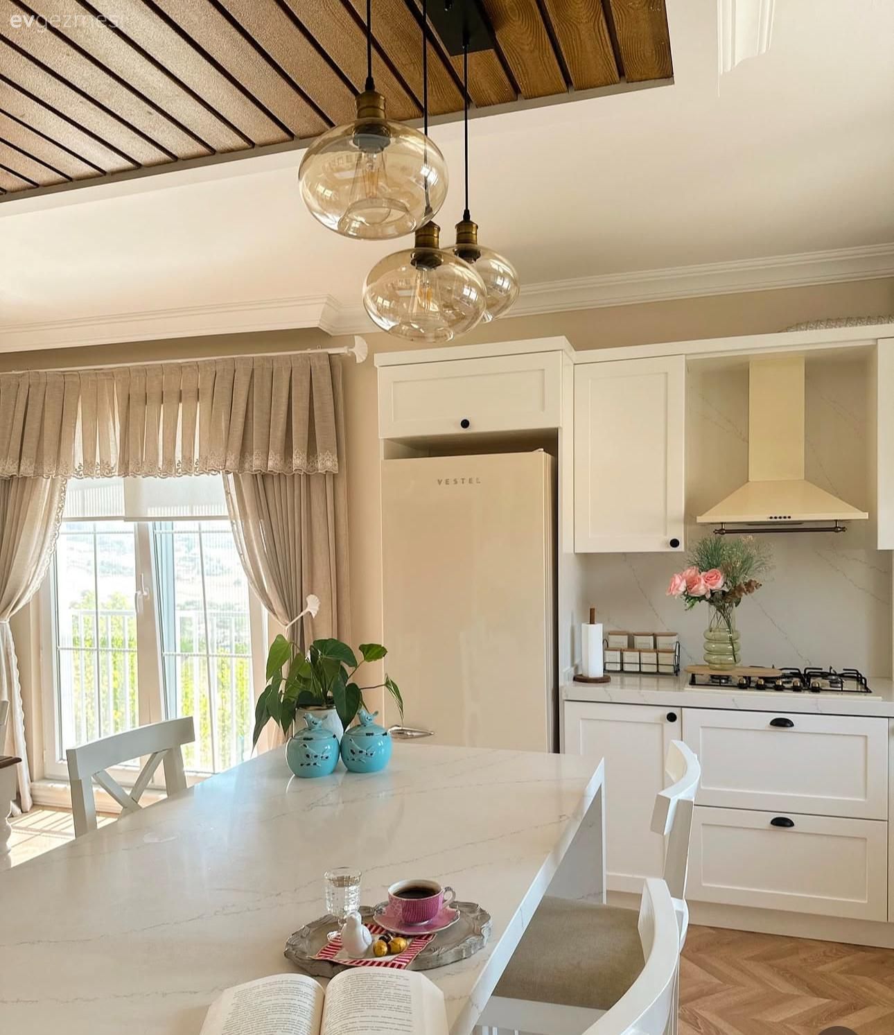 İki Katlı Bu Evin Her Köşesi Pozitif Enerji Saçıyor