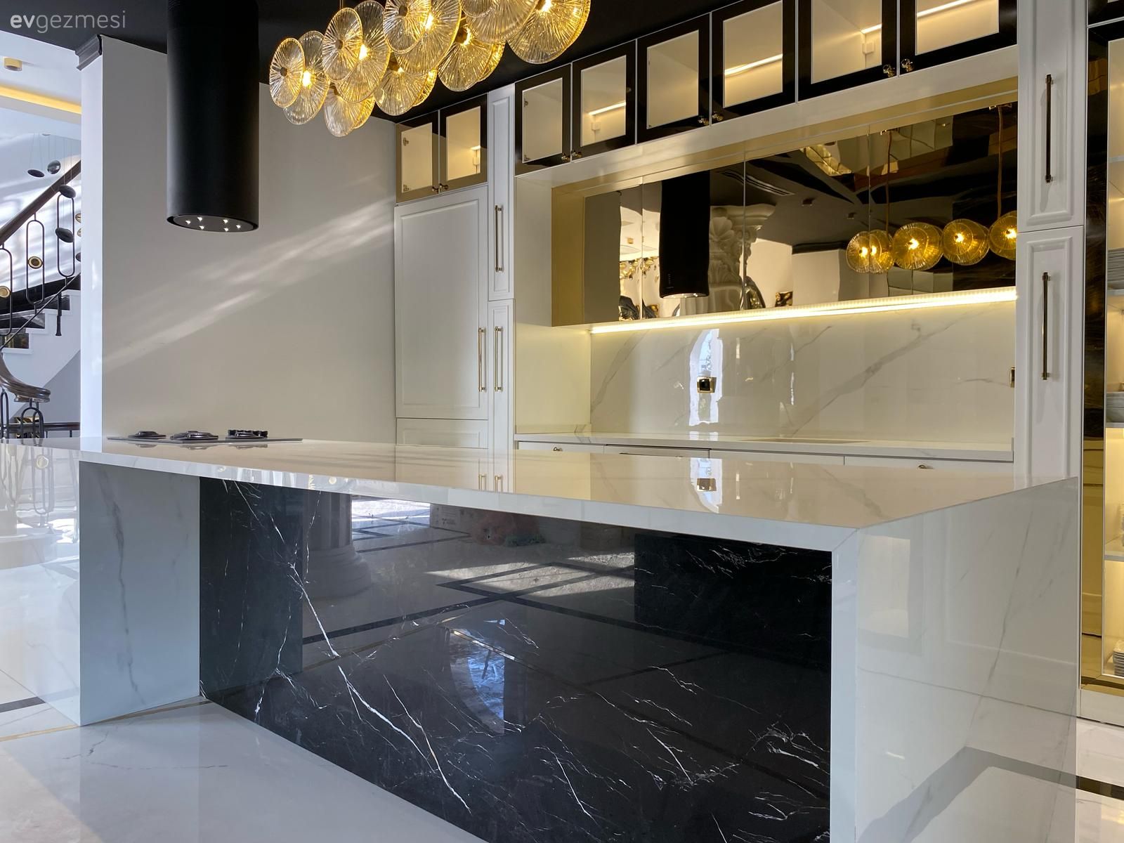 Art Deko Stil Bu Mutfağın Her Detayını Ele Geçirmiş