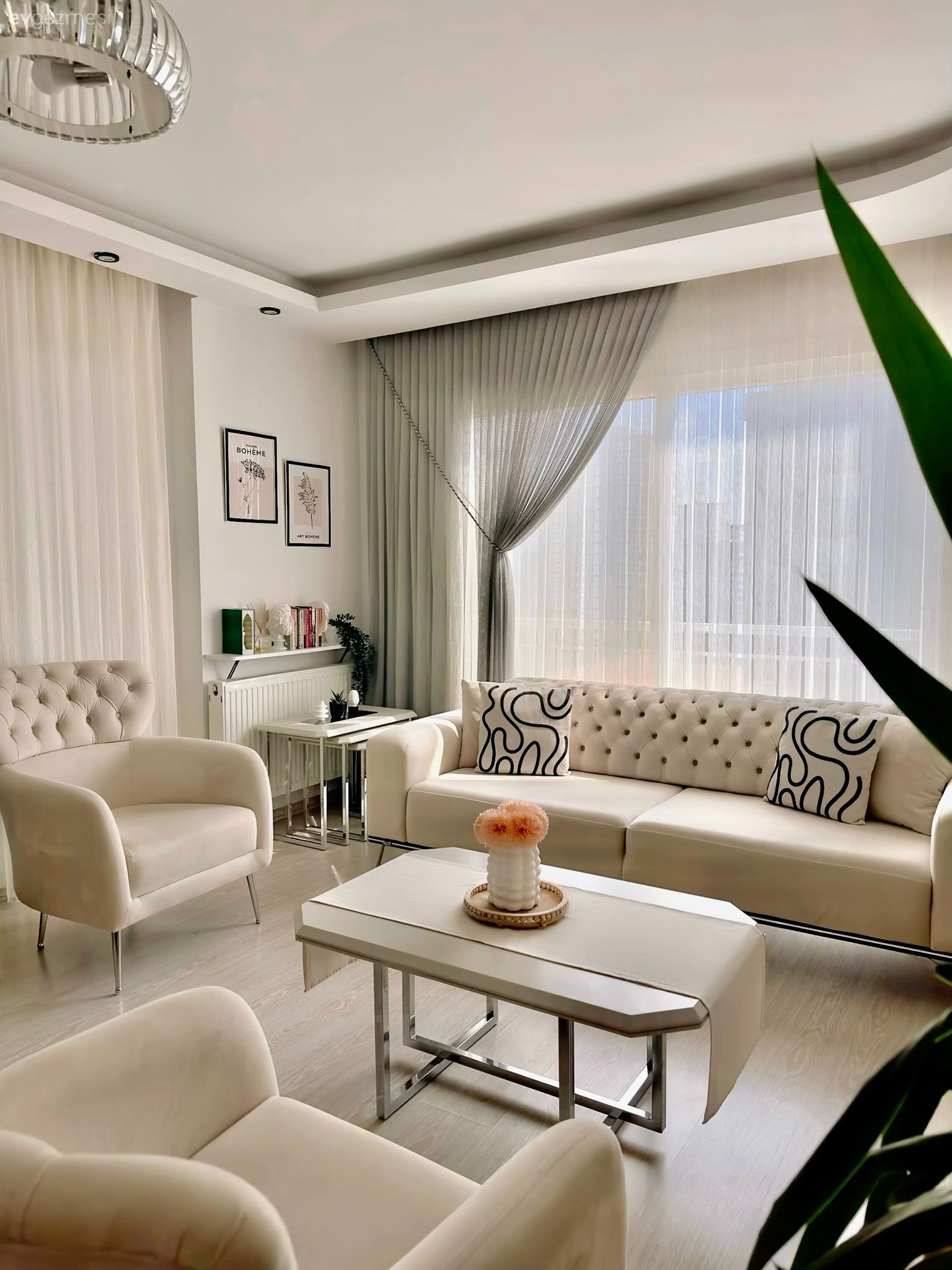 Salonda Modern Balkonda Bohem: Adana'dan Bir Ev Gezmesi