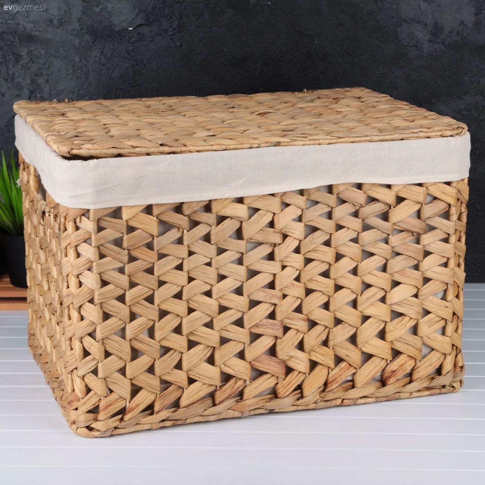 Gardırobunuzu Nasıl Marie Kondo Gibi Düzenli Hale Getirebilirsiniz?