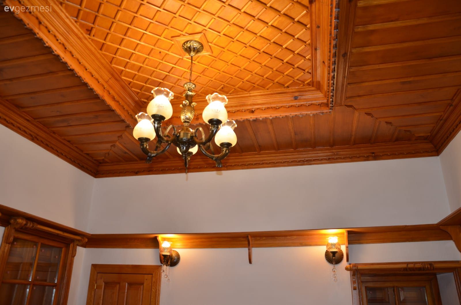 Beyaz, Kahverengi, Avize, Aydınlatma, Duvar rafı, Duvar dekorasyonu, Tavan dekorasyon