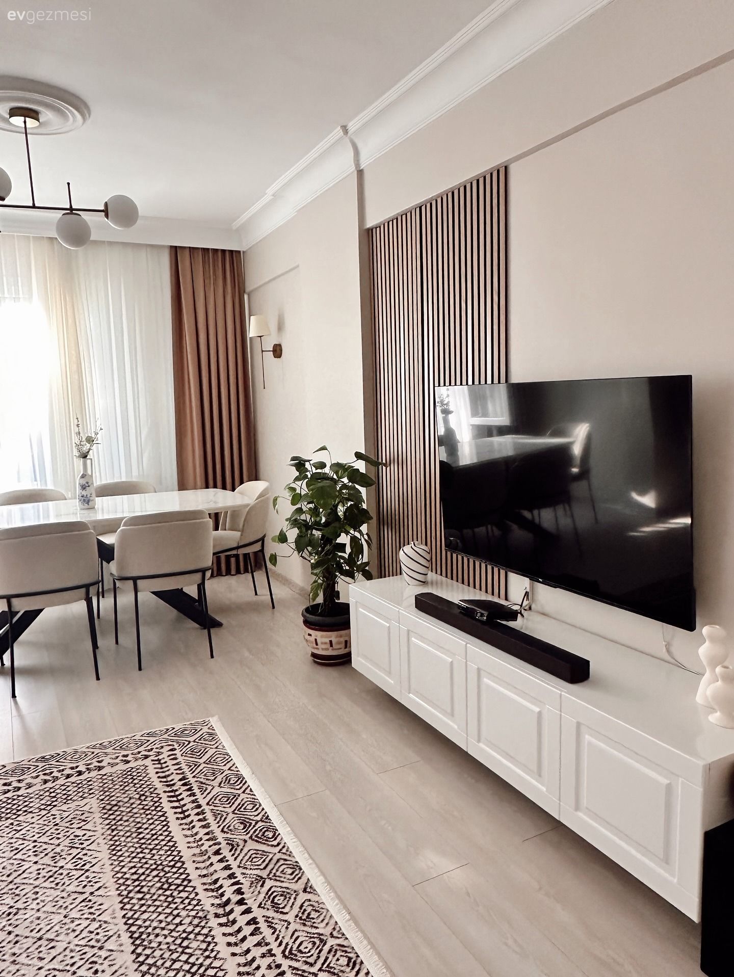 Modern Tasarımlı Mobilyalar Bu Salona Zamansızlık Katmış