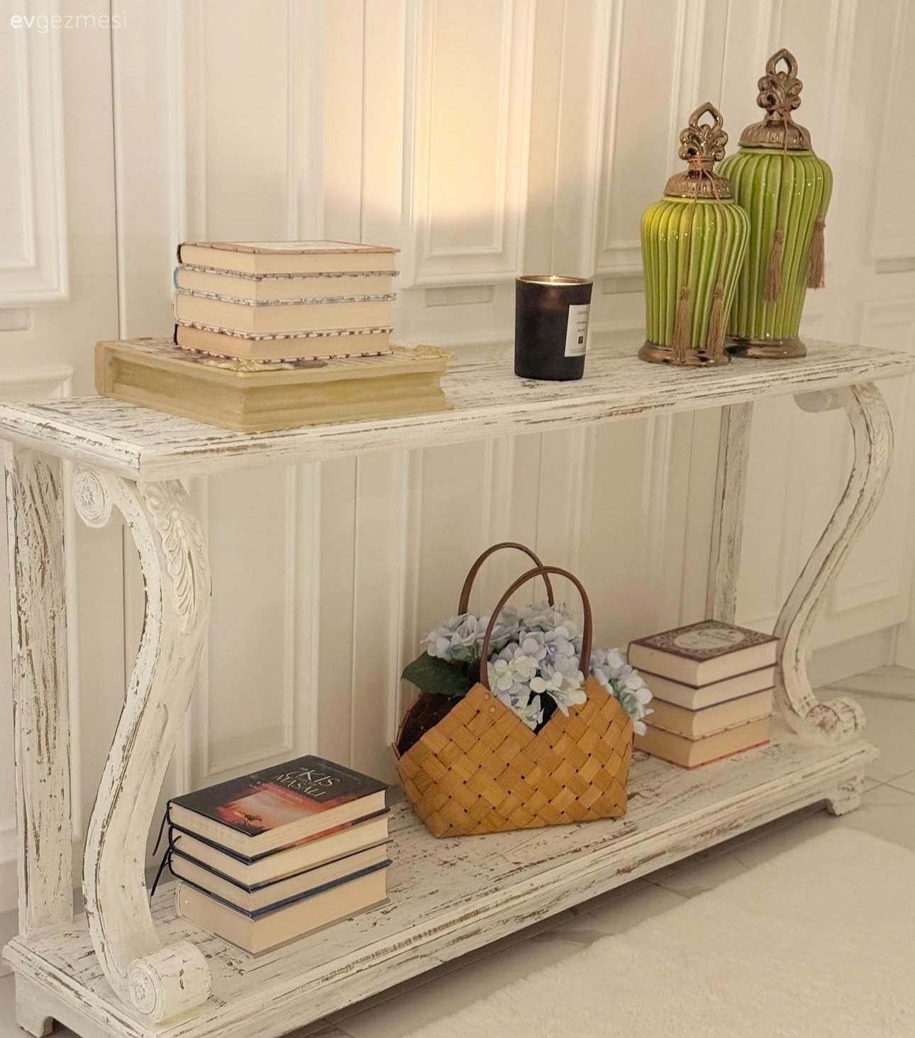 Dresuar, Beyaz, Dekoratif Objeler