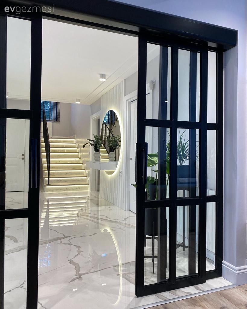 Antre, Kapı , Siyah, Dresuar, Yuvarlak ayna, Dekoratif ayna, Duvar dekorasyonu, Ev bitkisi