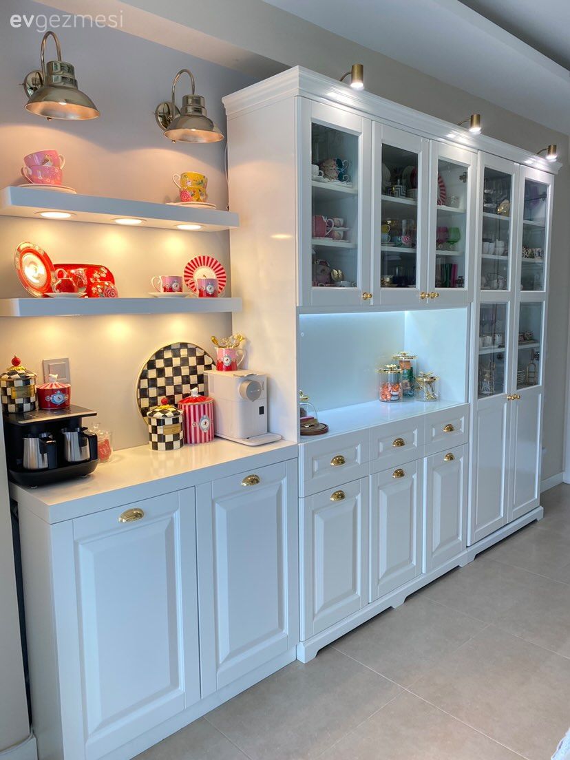Mutfak, Beyaz, Beyaz mutfak, Mutfak rafı, Dekoratif Objeler, Shaker kapaklı dolaplar