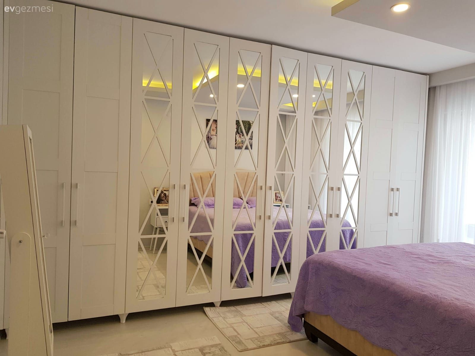 Bu Çanakkale Evinde Sadelik ve Gösteriş Dengesi Tam Kararında!