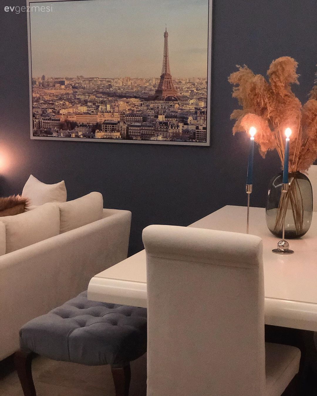 Bu İzmir Evi Açık ve Koyu Tonları Ortak Paydada Buluşturmuş!