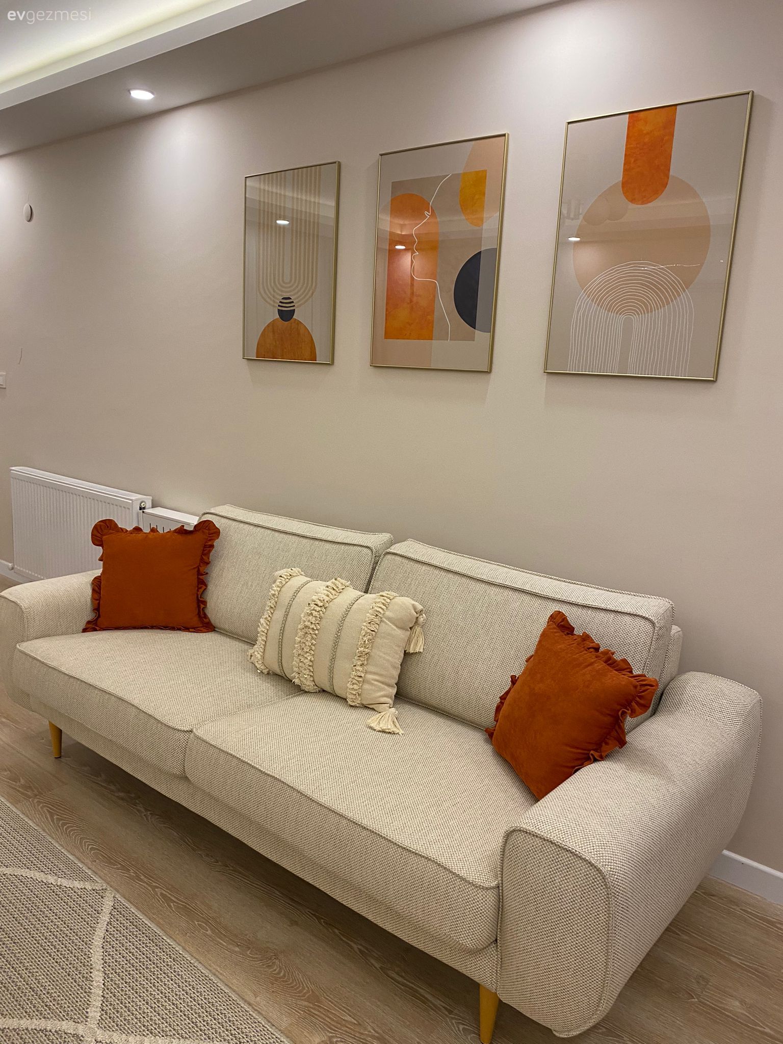 Bu Ayvalık Evindeki Yüksek Enerjinin Kaynağı Turuncu